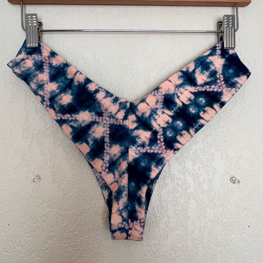 Skatie Indigo - Blue and Pink Tie-Dye Bikini Set - Picture 6 of 7